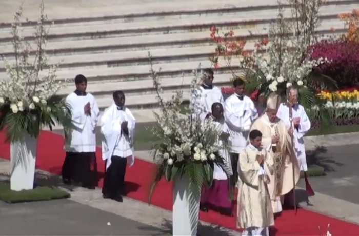 В Ватикане прошла церемония канонизации Иоанна Павла II